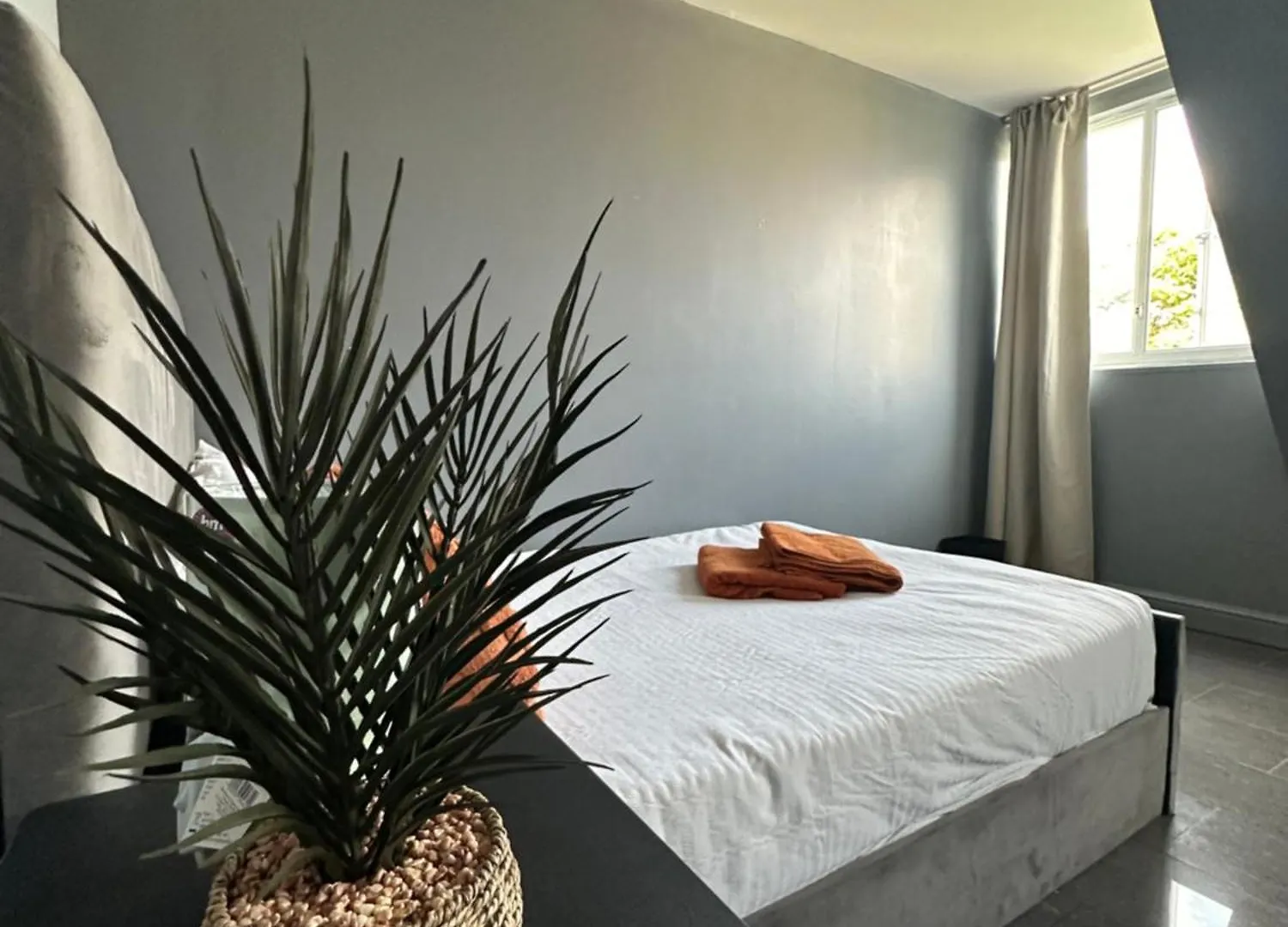 Homestay Luxury Room In Rooftop Penthouse In Central London, Shared Flat