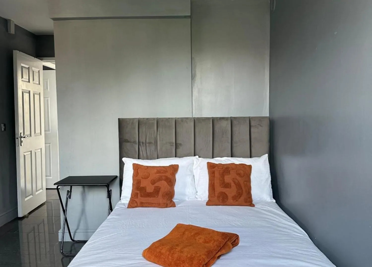 Homestay Luxury Room In Rooftop Penthouse In Central London, Shared Flat