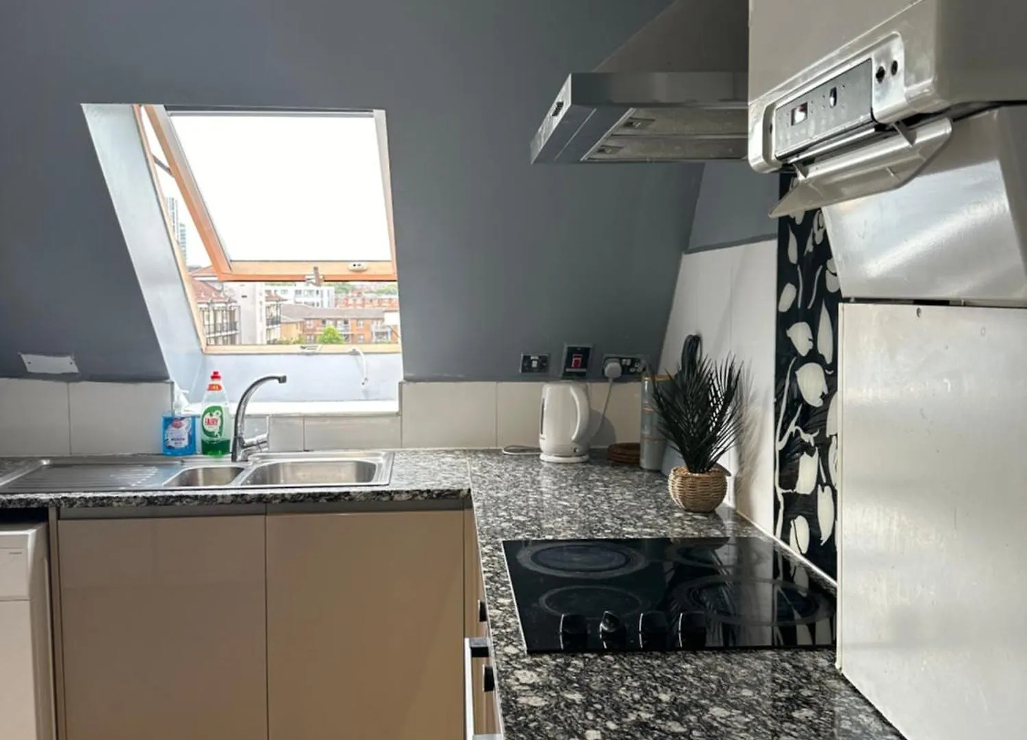 Luxury Room In Rooftop Penthouse In Central London, Shared Flat